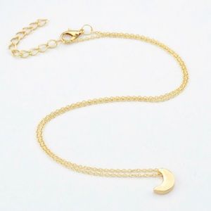 ✨NEW✨3/$20 Gold Crescent Moon Necklace 🌙 Delicacy